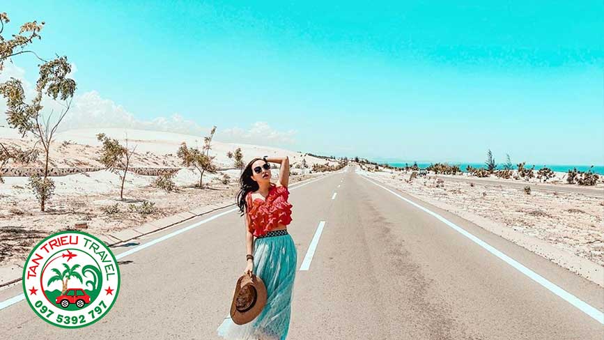 Cung đường ven biển đẹp nhất Việt Nam, xuyên qua Bàu Trắng