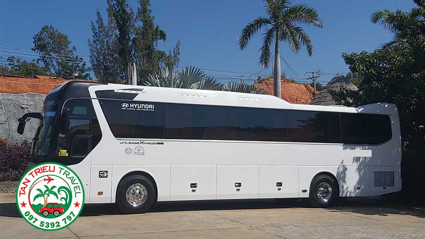 Xe 45 chỗ Universe Hyundai - Lựa chọn an toàn cho chuyến đi xa