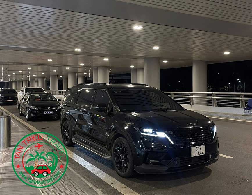 Phục vụ đưa đón khách VIP