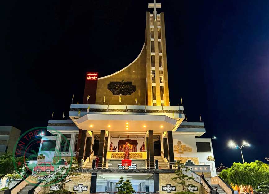 Thuê xe du lịch đi hành hương Cha Diệp