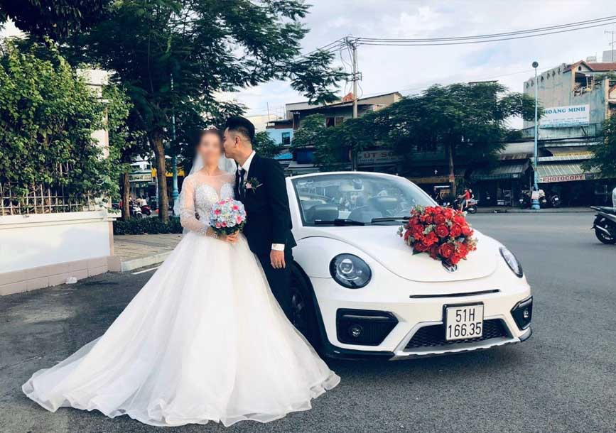 Những chiếc xe cưới trang trí theo cách truyền thống không bao giờ lỗi mốt