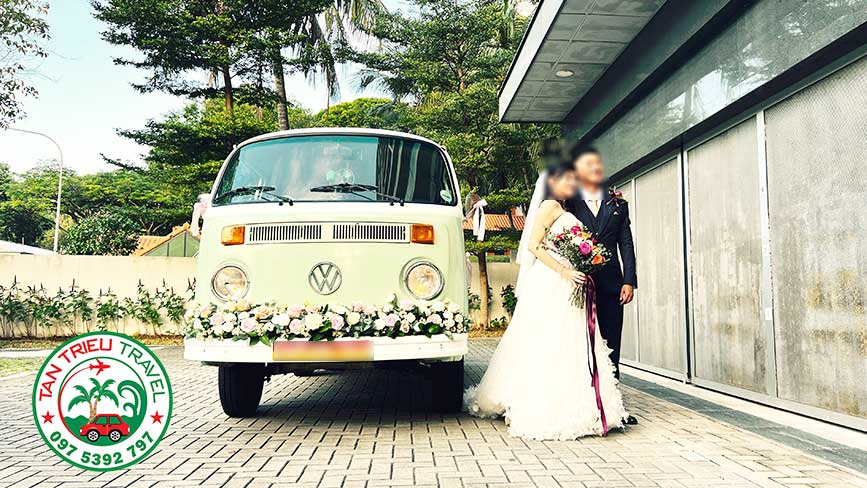 Mẩu  xe hoa cưới Kombi 9 chỗ được nhiều cặp đôi trên thế giới ưa thích