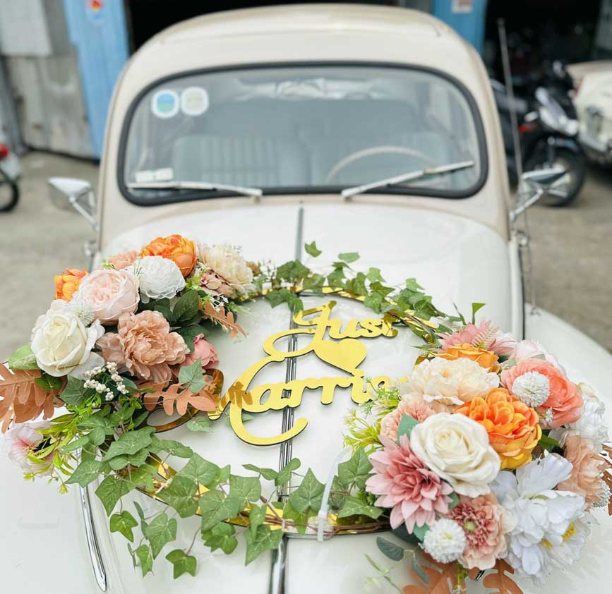 Trang trí hoa trên dòng xe Peugoet