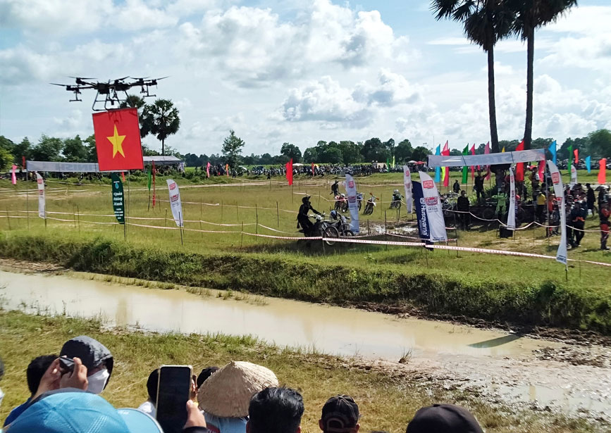 Biểu diễn đua xe địa hình kết hợp lễ hội đua bò tại Tịnh Biên 2023