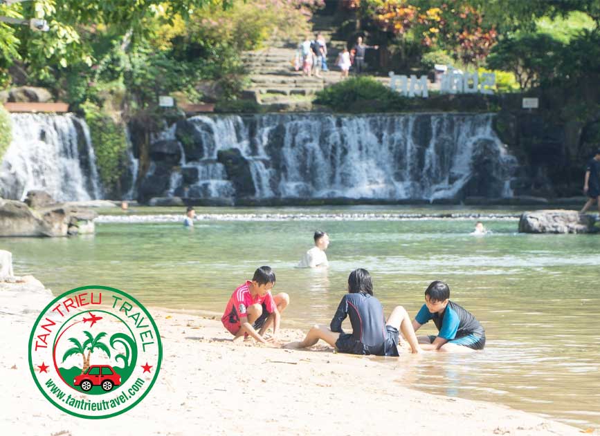 Thuê xe du lịch đi Suối Mơ 1 ngày