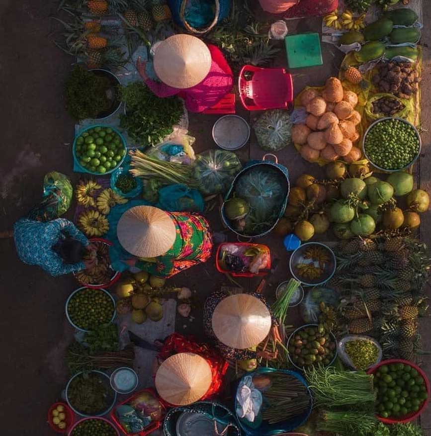 Các nông sản được bày bán ở chợ