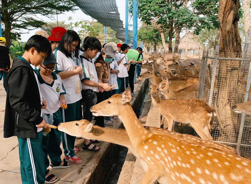 Cho thuê xe đi vườn thú Long An