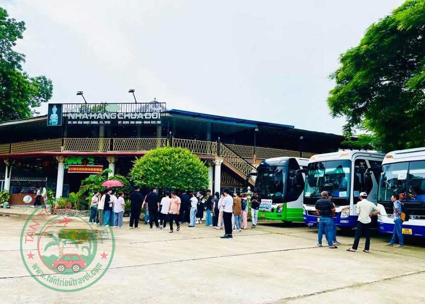 Giá thuê xe có hướng dẫn viên