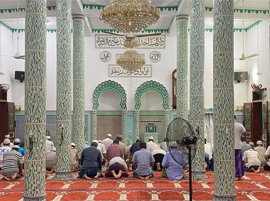 Thánh lễ trong nhà thờ Hồi Giáo