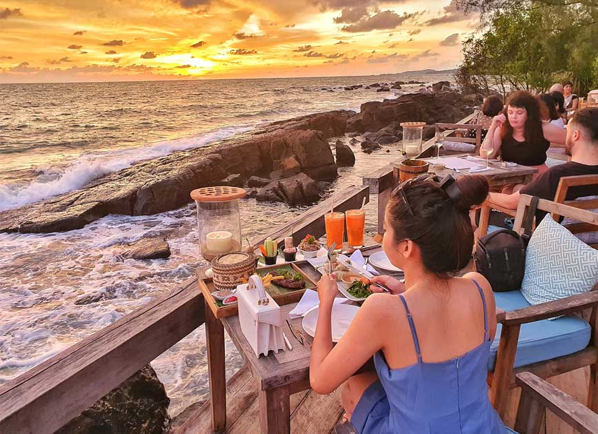 Bữa tối bên bãi Gành Dầu