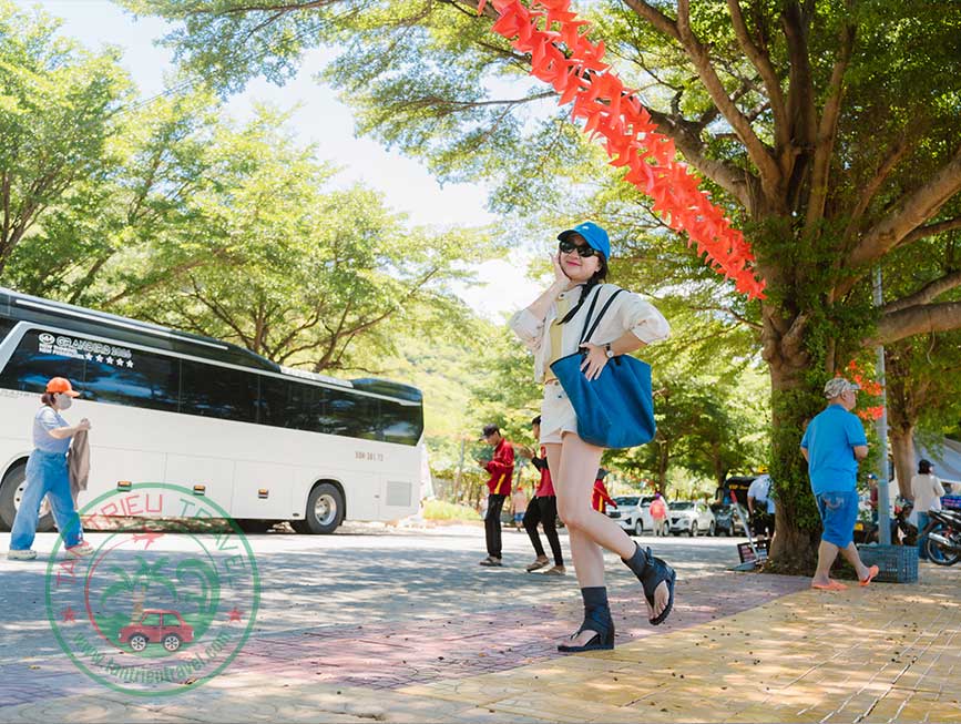 đặt xe đi Vĩnh Hy từ Sài Gòn