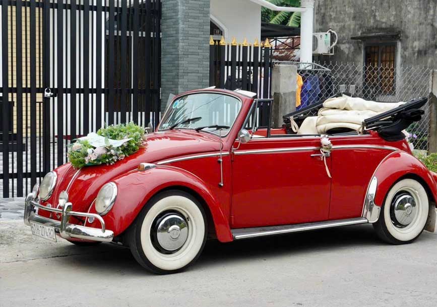 Xe cưới cổ màu đỏ mang phong cách cá tính, độc lạ