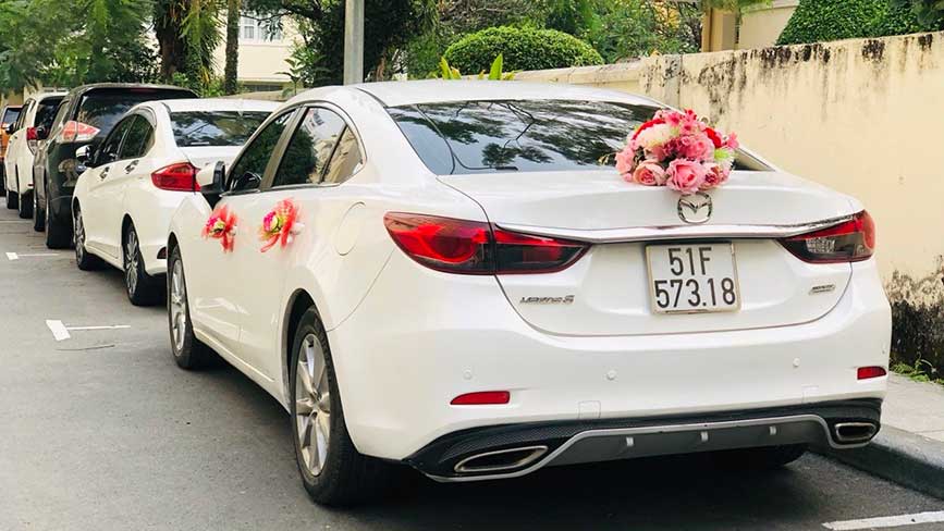 Dòng xe hoa cưới Mazda 6 tại Tân Triều Travel