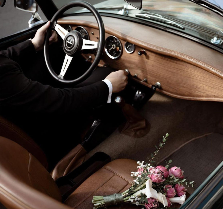 Chiếc xe cưới sang trọng, hòa nhã rộng rãi