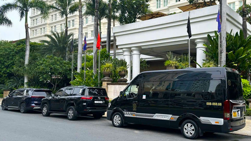 Đa dạng các dòng xe sang Carnival, Limousine cao cấp tại Tân Triều