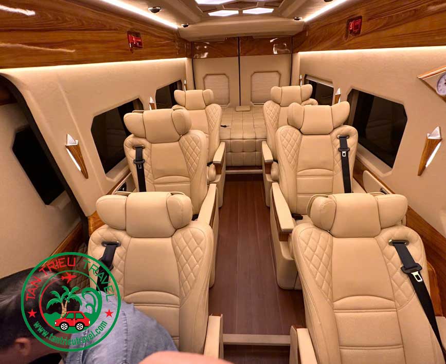 Thuê xe limosine 11 chỗ đi Châu Đốc