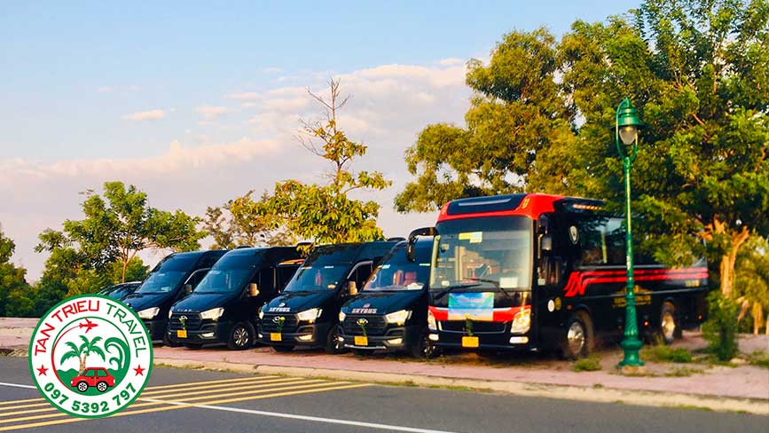 Đội xe du lịch tại Tân Triều Travel phục vụ đánh golf