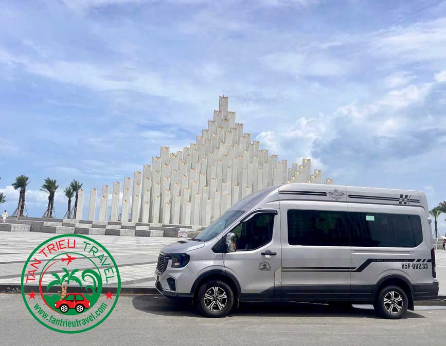 Thuê xe limousine 9 chỗ đi Vũng Tàu