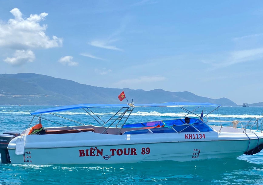 Tour đi đảo Nha Trang là sản phẩm truyền thống của thành phố biển