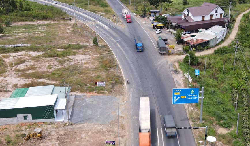 Nút giao 3 Bầu đi vào khu vực Hàm Tiến TP Phan Thiết có rất nhiều nhà hàng