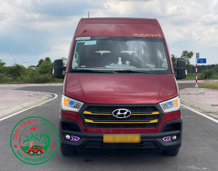 Thuê xe màu đỏ cho sự kiện