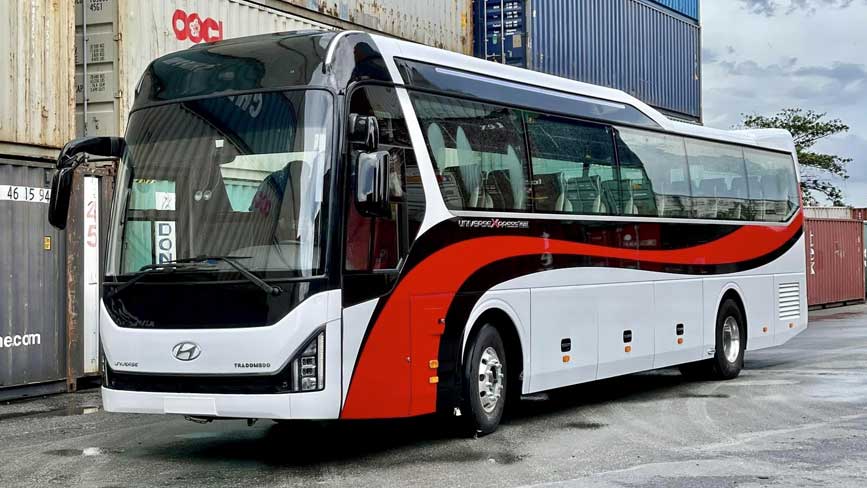 Xe 45 chỗ Hyundai Universe Tracomeco 3 cục